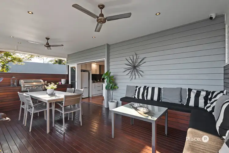 13 Longfellow Street, Norman Park QLD 4170