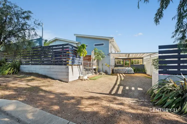 2a Seabreeze Crescent, Maslin Beach SA 5170