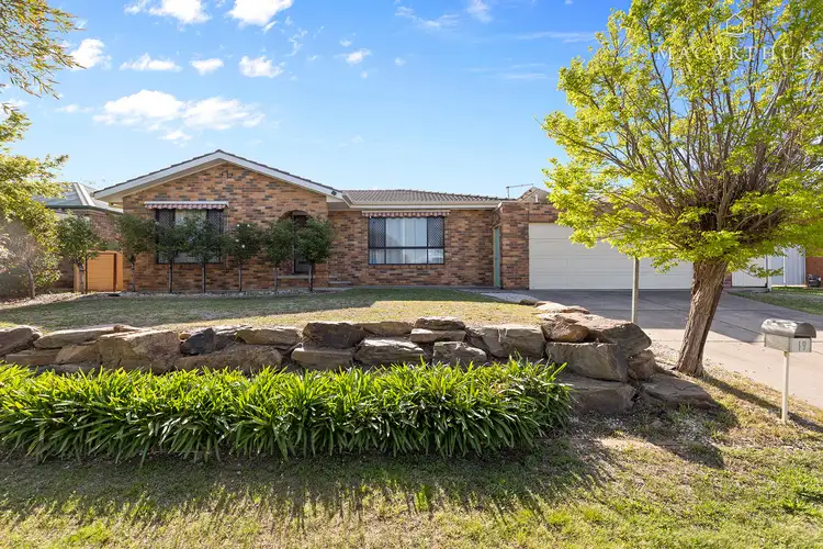 19 Gunn Drive, Estella NSW 2650
