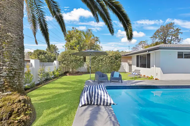 28 Kalimna Drive, Broadbeach Waters QLD 4218