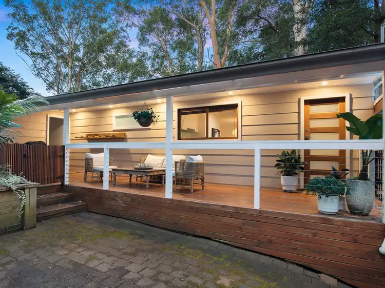 4 Harcourt Place, North Avoca NSW 2260