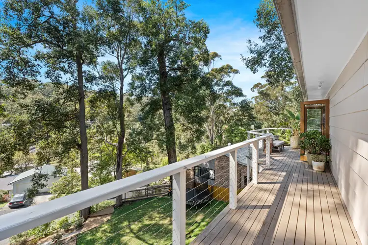 4 Harcourt Place, North Avoca NSW 2260