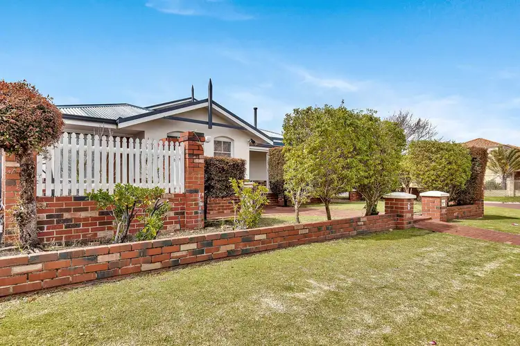 6 Rushmore Avenue, Canning Vale WA 6155