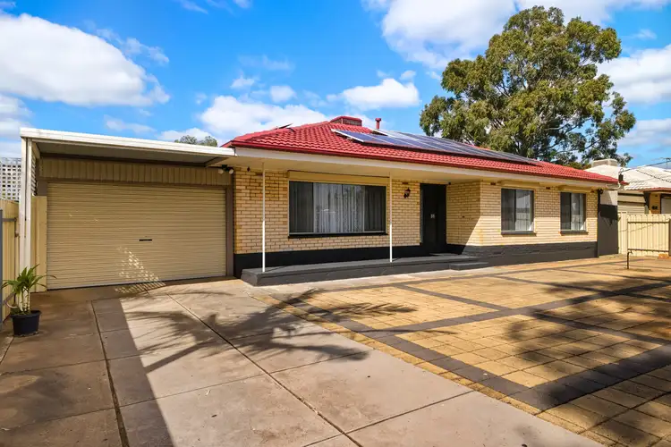 8 Cheltenham Crescent