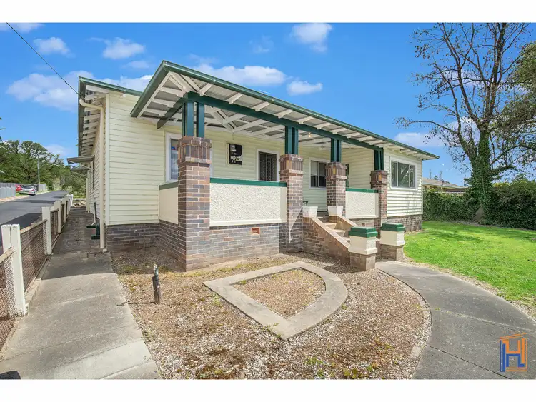 2 McShane Avenue, Armidale NSW 2350