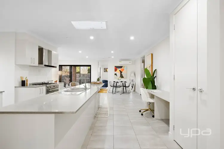 28 Silverbay Avenue, Point Cook VIC 3030