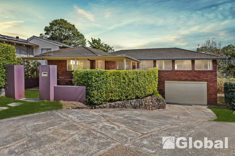 4 Crestwood Place, Warners Bay NSW 2282
