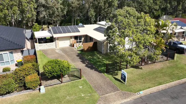 Second view of Homely house listing, 6 Earls Court, Point Vernon QLD 4655