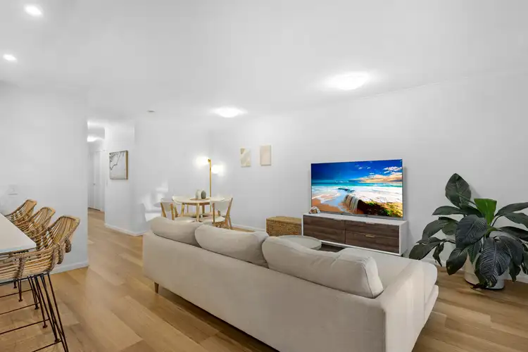 Fourth view of Homely unit listing, 1/33 Chelsea Avenue, Broadbeach QLD 4218