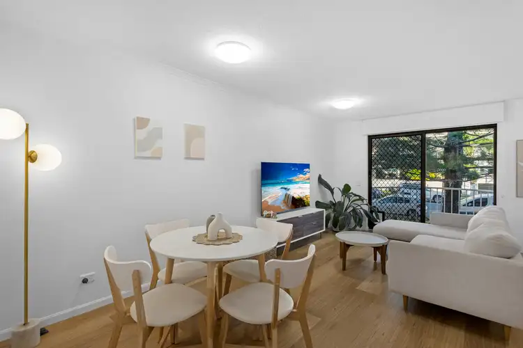 Fifth view of Homely unit listing, 1/33 Chelsea Avenue, Broadbeach QLD 4218