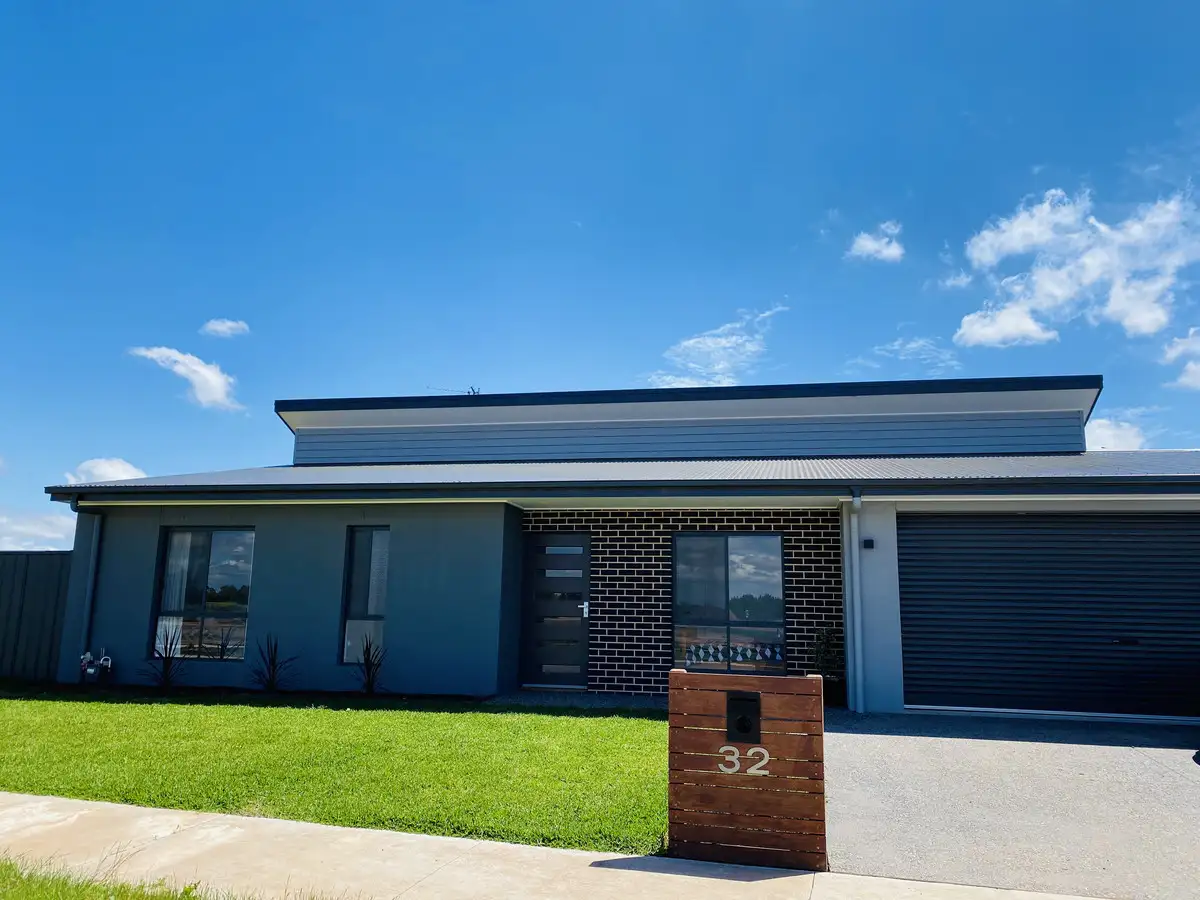 Main view of Homely house listing, 32 Cantwell Drive, Sale VIC 3850