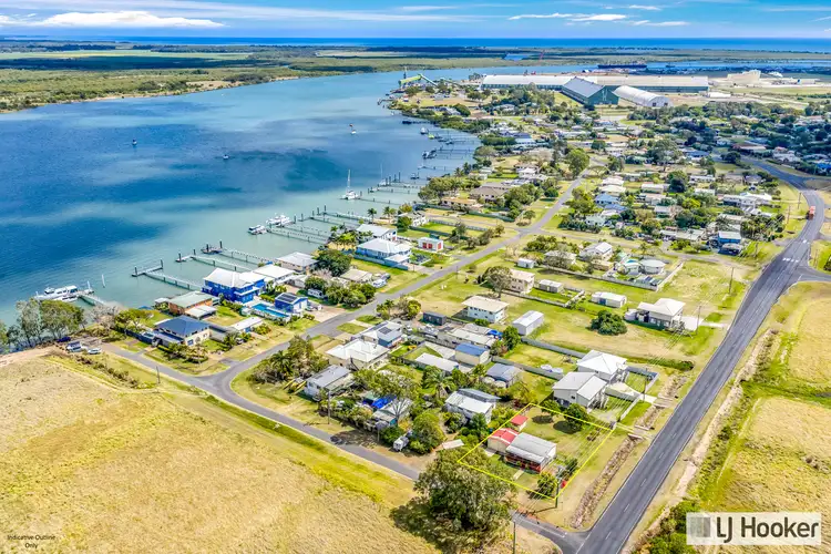 6 Coates Street, Burnett Heads QLD 4670