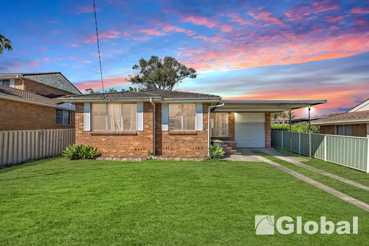4 Myles Avenue, Warners Bay NSW 2282