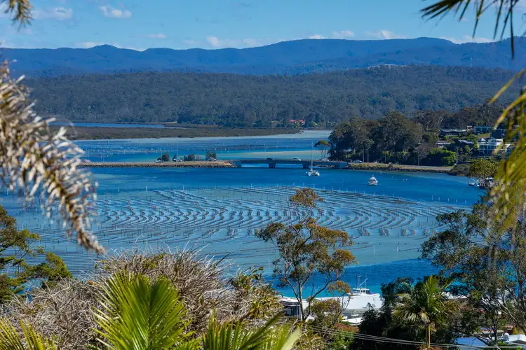 42 Lakeview Avenue, Merimbula NSW 2548