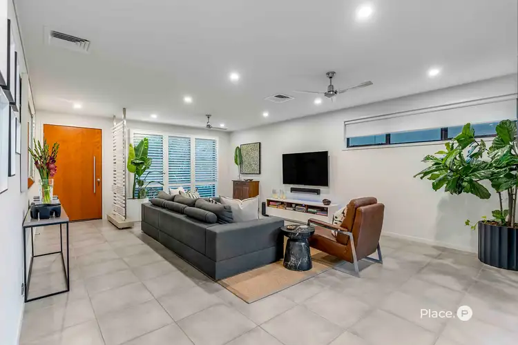 9 Edgewater Place, Bulimba QLD 4171