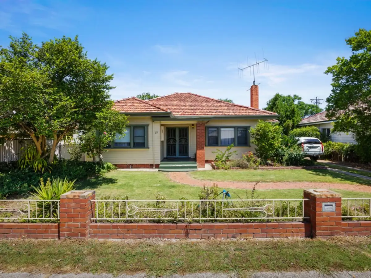 Main view of Homely house listing, 25 Batt Avenue, Wodonga VIC 3690