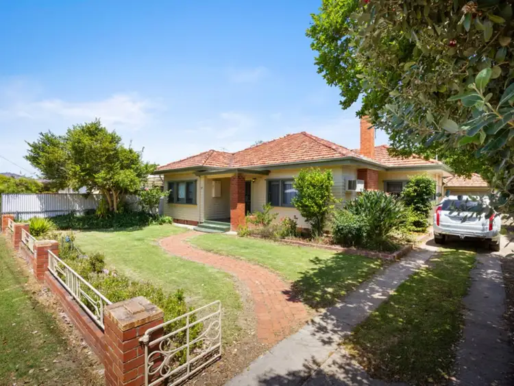 Second view of Homely house listing, 25 Batt Avenue, Wodonga VIC 3690
