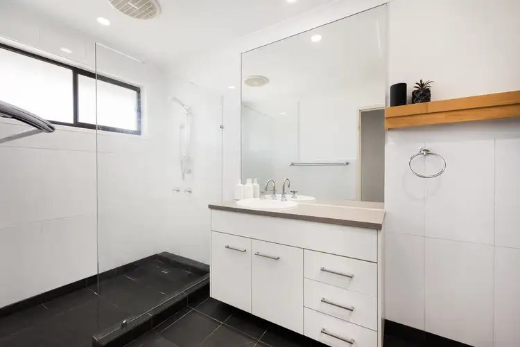 Sixth view of Homely unit listing, 4/18 Peter Parade, Mermaid Waters QLD 4218