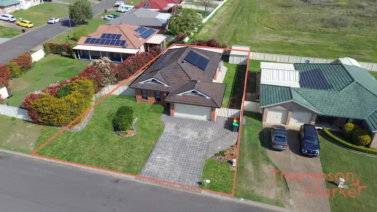 3 Daniel Avenue, Rutherford NSW 2320