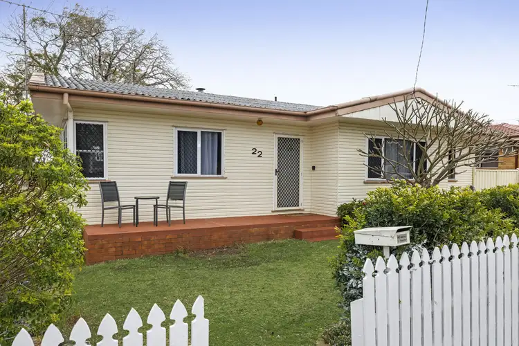 22 Welcombe Avenue, Rockville QLD 4350