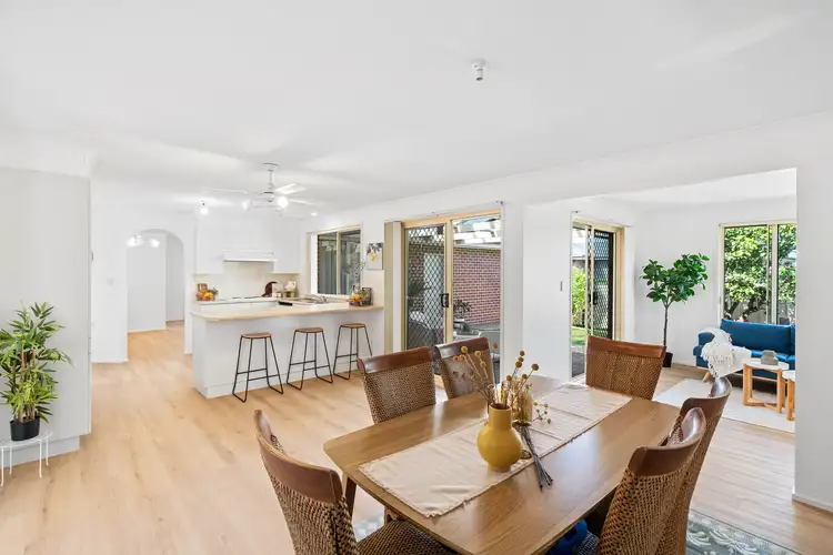 4 Robinia Parade, Springfield NSW 2250