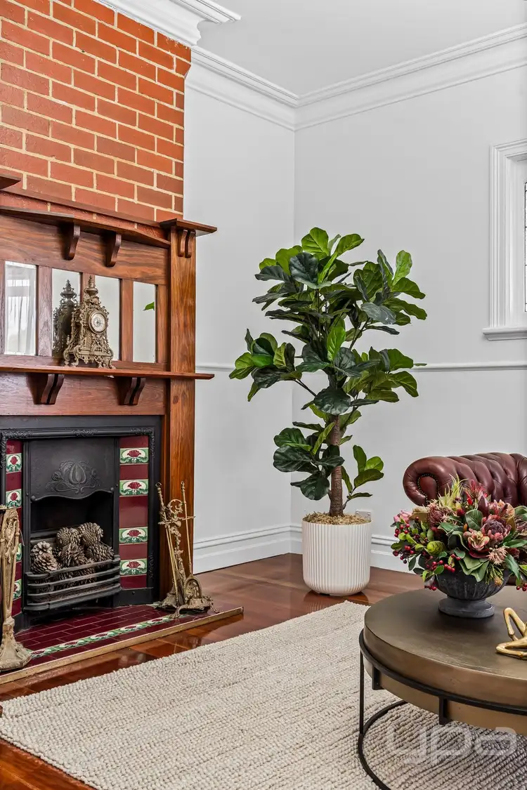 Fifth view of Homely house listing, 2 Andrea Court, Taylors Lakes VIC 3038