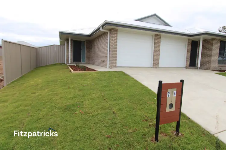 2/4 Kingsford Smith Road, Boorooma NSW 2650