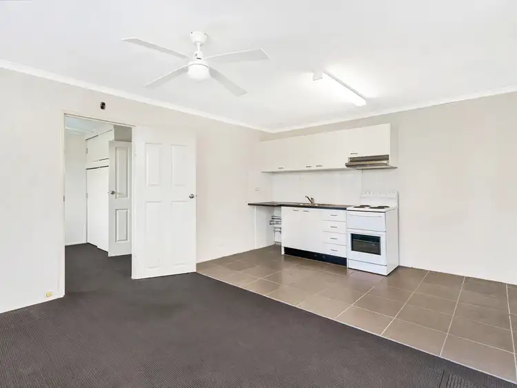 4/13 Central Street, Labrador QLD 4215