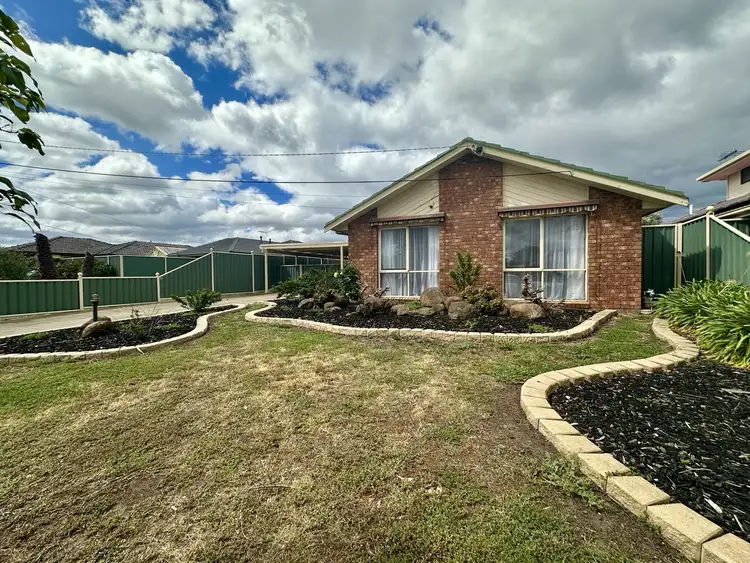8 Northey Crescent, Hoppers Crossing VIC 3029