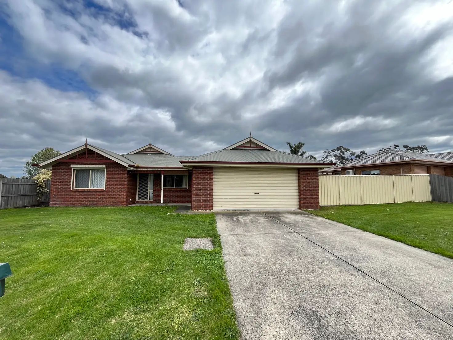Main view of Homely house listing, 8 Oak Avenue, Traralgon VIC 3844