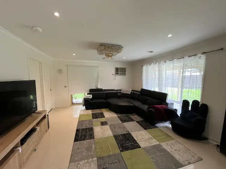 Fifth view of Homely house listing, 8 Oak Avenue, Traralgon VIC 3844