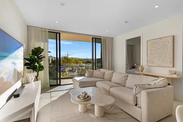 4204/24 The Lanes Boulevard, Mermaid Waters QLD 4218