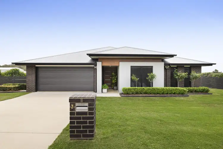 7 Coucal Court, Meringandan West QLD 4352