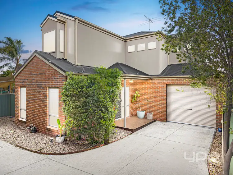 2/15 Friar Park Place, Point Cook VIC 3030