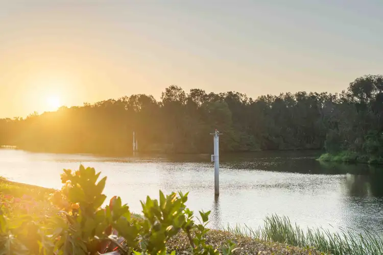 2 Middleton/125 Santa Cruz Boulevard, Clear Island Waters QLD 4226