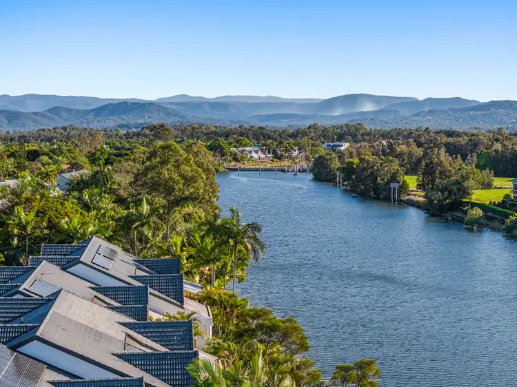 2 Middleton/125 Santa Cruz Boulevard, Clear Island Waters QLD 4226