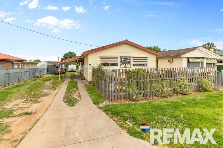 8 King Street, Junee NSW 2663