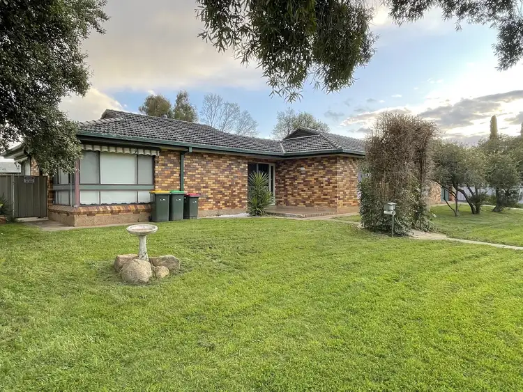7 Binda Place, Ashmont NSW 2650