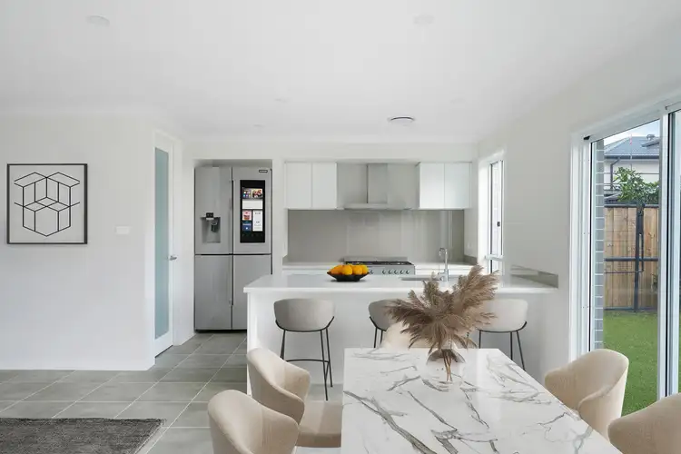 5 Storyteller Parkway, Box Hill NSW 2765