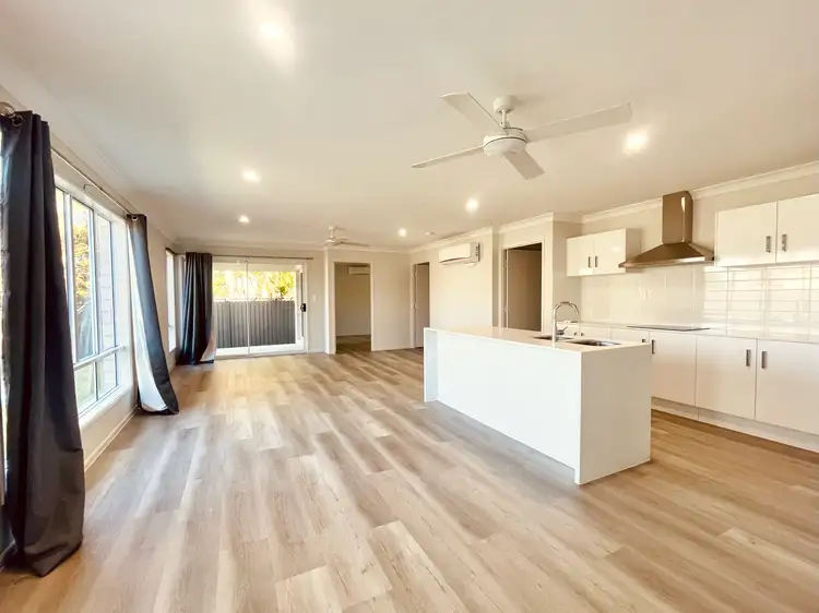 Second view of Homely house listing, 1/27 Acacia, Thornlands QLD 4164
