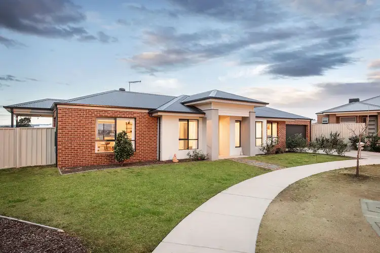 Second view of Homely house listing, 21 Isdell Place, Wodonga VIC 3690
