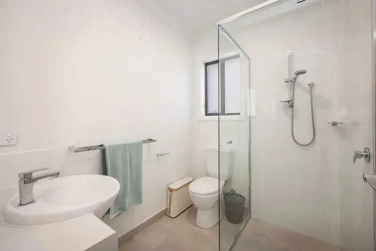 Sixth view of Homely house listing, 21 Isdell Place, Wodonga VIC 3690
