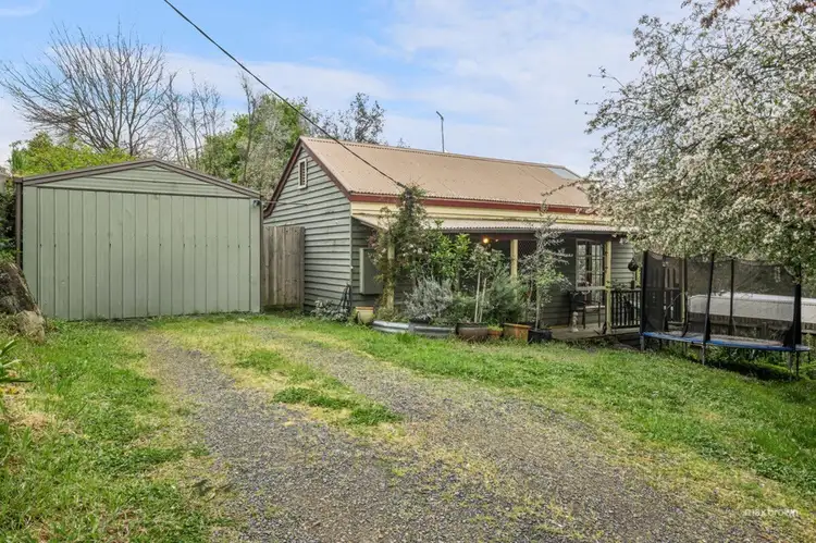 27 Raleigh Street, Seville VIC 3139