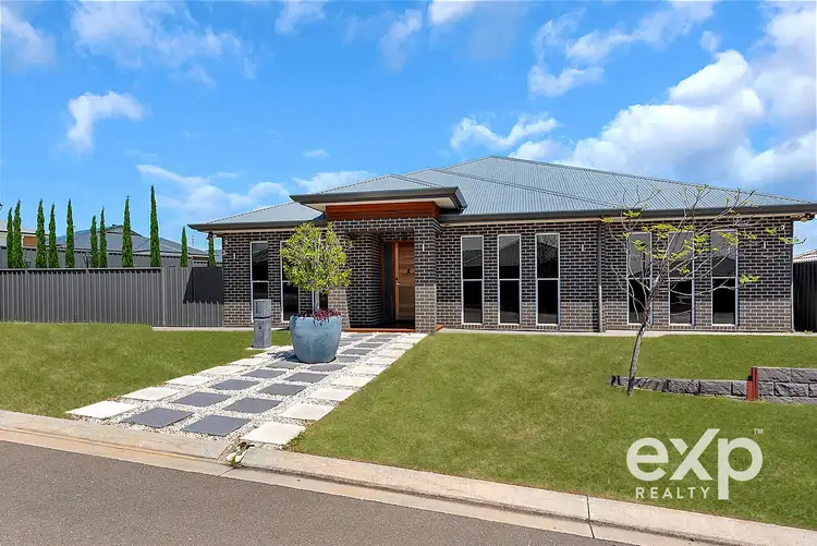 1 Greenway Crescent, Hillbank SA 5112