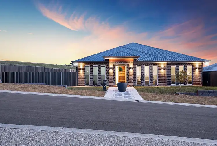 1 Greenway Crescent, Hillbank SA 5112