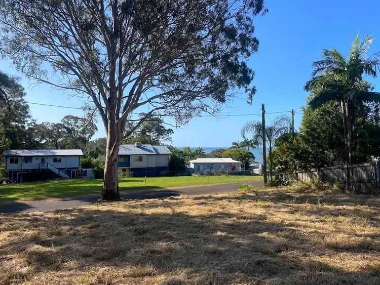 4 Wobur Street, Lamb Island QLD 4184