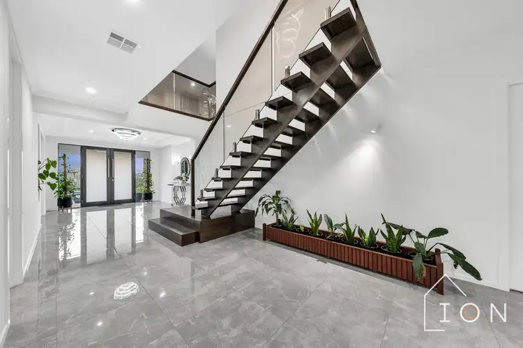 Second view of Homely house listing, 72 Cresthaven Boulevard, Berwick VIC 3806