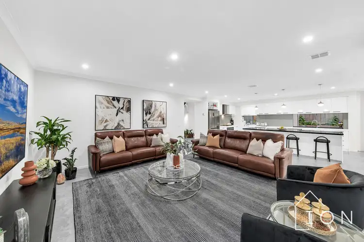 Fourth view of Homely house listing, 72 Cresthaven Boulevard, Berwick VIC 3806