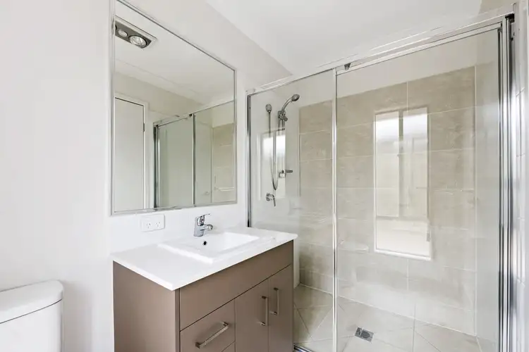 Fifth view of Homely unit listing, 1/15 Radcliffe Crescent, Glenvale QLD 4350