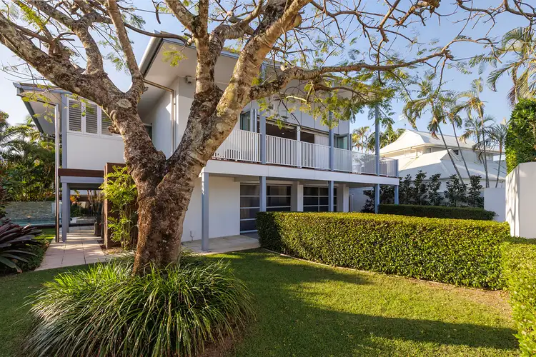 8 Cooran Court, Noosa Heads QLD 4567
